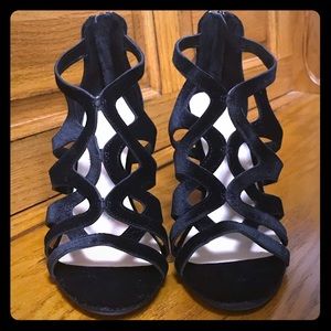 3/$25 - NWOT! 🌟 Kelly and Katie Ocilia Heels